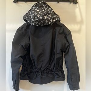 SHORT HOODED PARKA